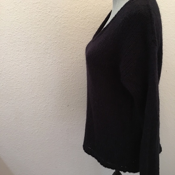 ❤️SOLD❤️Forever 21 black sweater size medium V Neck Excellent versatile - Picture 2 of 4